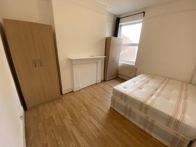 Walm-lane-nw2-4qr-1039687