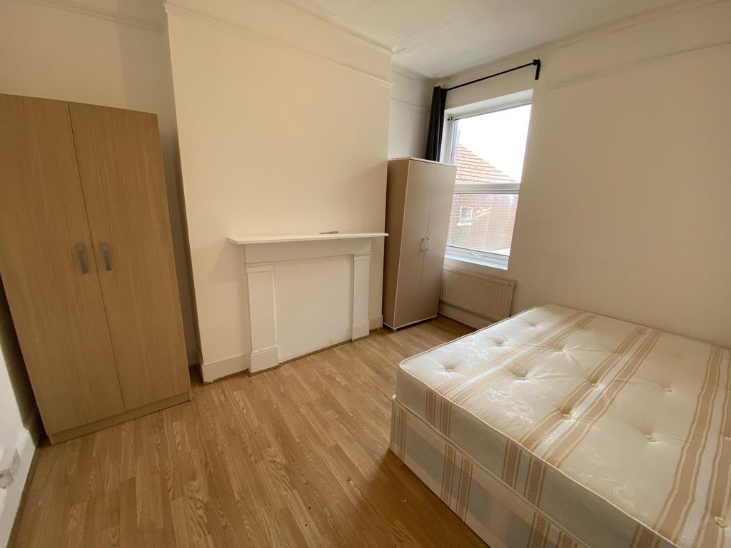 Walm-lane-nw2-4qr-1039688