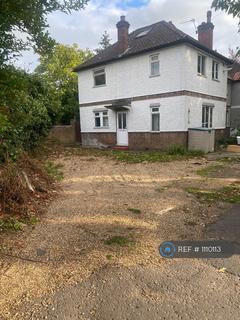 3 bedroom semi-detached house to rent, Twining Avenue, Twickenham, TW2