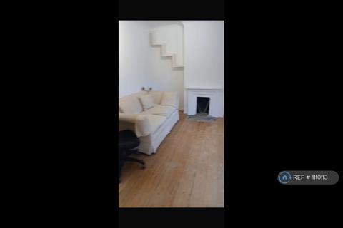 3 bedroom semi-detached house to rent, Twining Avenue, Twickenham, TW2