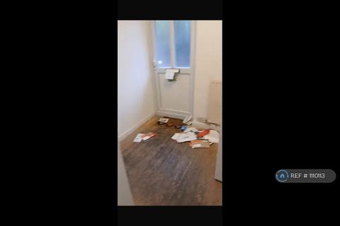 3 bedroom semi-detached house to rent, Twining Avenue, Twickenham, TW2