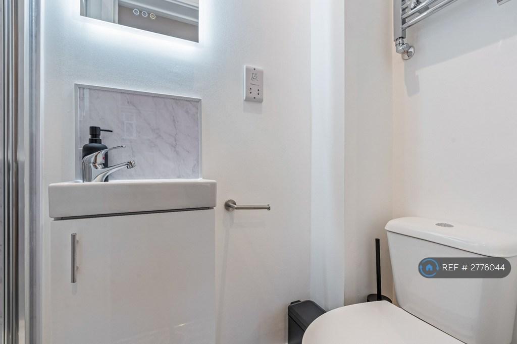R1 New En-Suite Bathroom