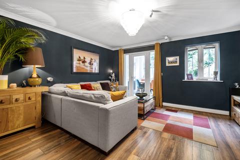 4 bedroom semi-detached house for sale, Sycamore Drive, Burgess Hill, RH15