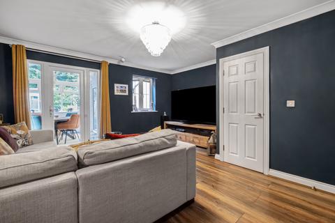 4 bedroom semi-detached house for sale, Sycamore Drive, Burgess Hill, RH15