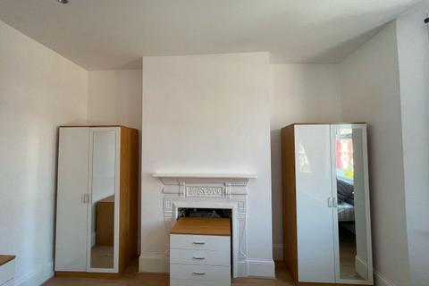 1 bedroom flat to rent, Mora Road