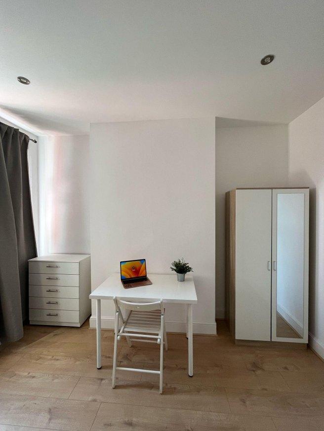 Mora-road-nw2-6sl-1039338