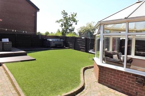 4 bedroom detached house for sale, Catchdale Close, Blackley, Manchester, M9