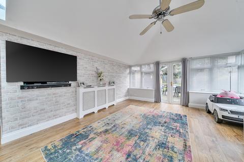 undefined, Giffard Drive,  Farnborough , GU14