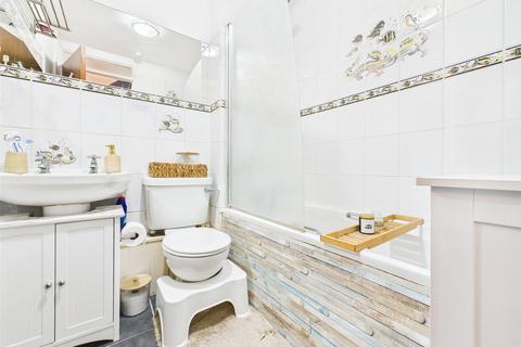 2 bedroom apartment for sale, Cedar Court Road, Cheltenham, Gloucestershire, GL53