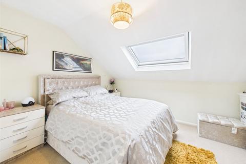 2 bedroom apartment for sale, Cedar Court Road, Cheltenham, Gloucestershire, GL53