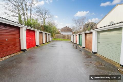 3 bedroom terraced house for sale, Tower Gardens, Crediton, EX17