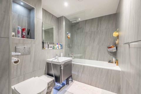 2 bedroom flat for sale, Stoke Road, Slough SL2