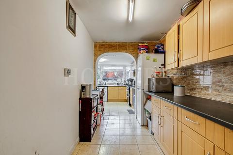 3 bedroom terraced house for sale, Litchfield Gardens, London, NW10