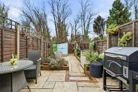 undefined, St. Dunstans Hill, Cheam, SM1