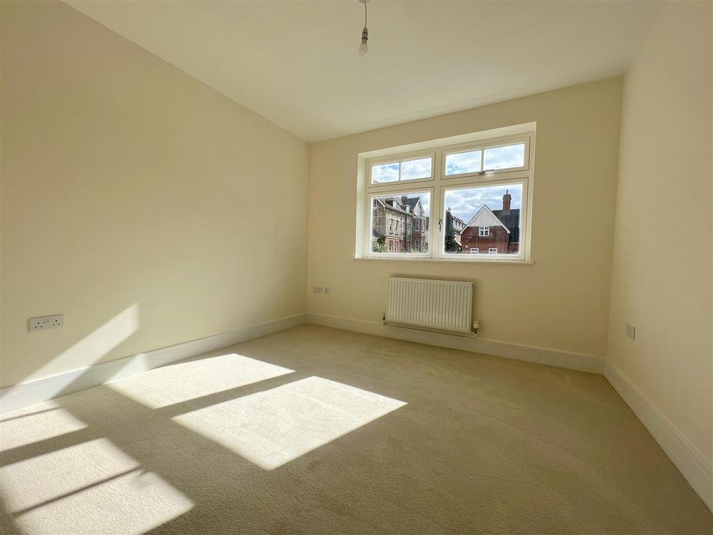 Bedroom 1-001.jpg
