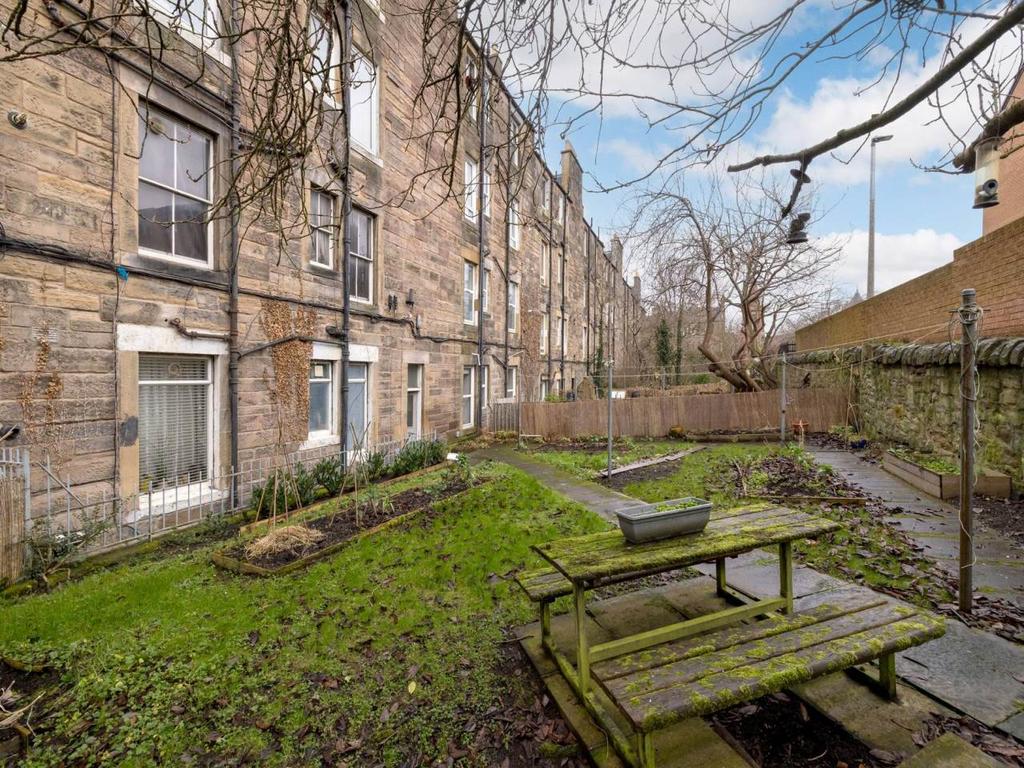 77333 Wardlaw Street