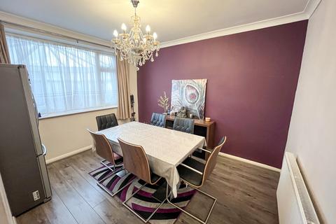 4 bedroom semi-detached house for sale, Wilnicott Road, Leicestershire LE3