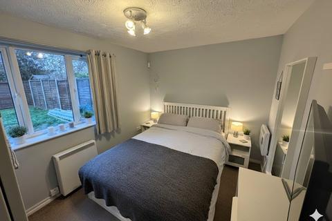 undefined, Rokes Place, Hampshire GU46