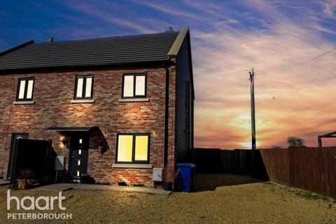 3 bedroom semi-detached house to rent, Whittlesey Road, MARCH