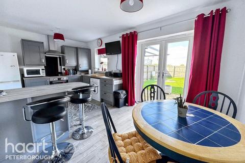 3 bedroom semi-detached house to rent, Whittlesey Road, MARCH