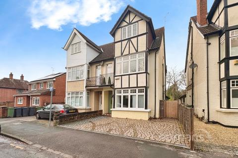5 bedroom semi-detached house for sale, Gordon Road, Camberley, Surrey