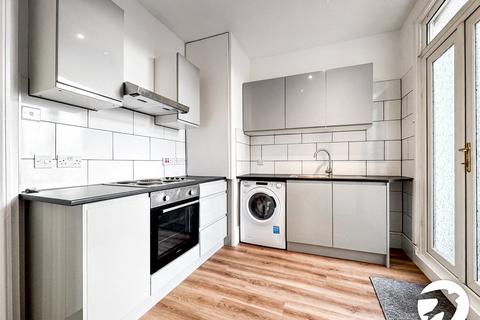 1 bedroom flat for sale, Tonbridge Road, Maidstone, Kent, ME16