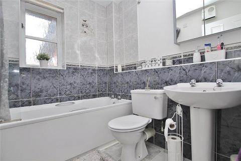 1 bedroom apartment to rent, Southwood Avenue, Woking GU21