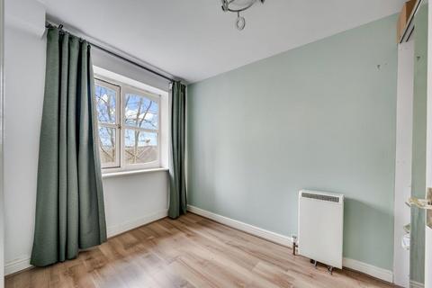 1 bedroom flat for sale, Upton Close, London