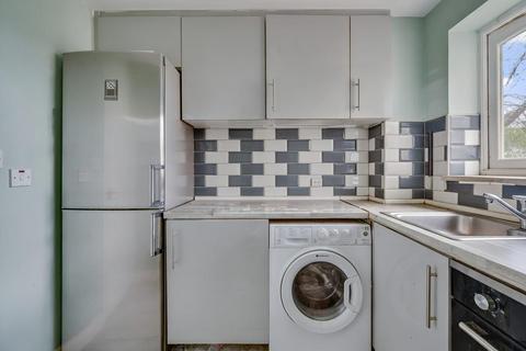 1 bedroom flat for sale, Upton Close, London