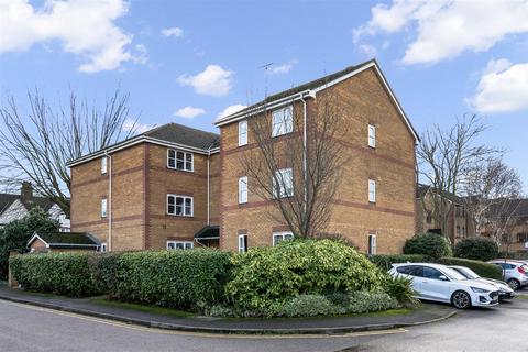 1 bedroom flat for sale, Upton Close, London
