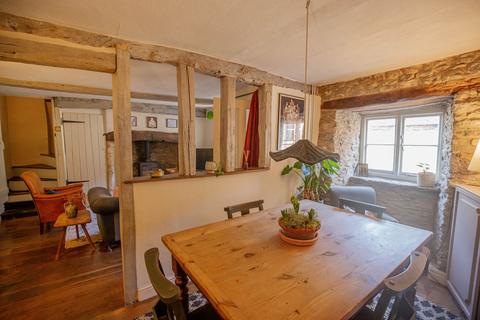 4 bedroom terraced house for sale, Gloucester Road, Malmesbury, SN16