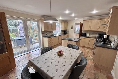 undefined, Glen Parva, Leicester LE2
