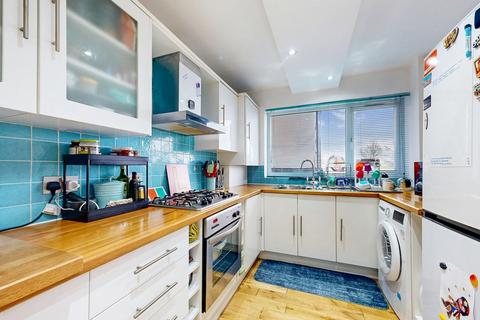 2 bedroom apartment for sale, Whitchurch Lane, Edgware, HA8