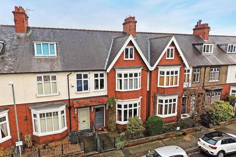 6 bedroom townhouse for sale, Swinburne Road, Darlington