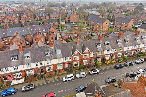 6 bedroom townhouse for sale, Swinburne Road, Darlington
