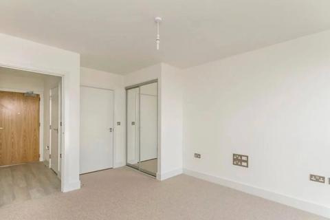 1 bedroom apartment to rent, Lakeside Drive, London, NW10