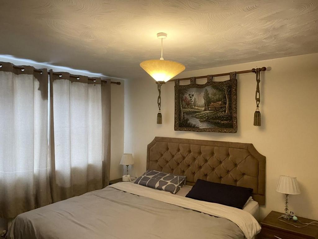 Bed 2.jpg