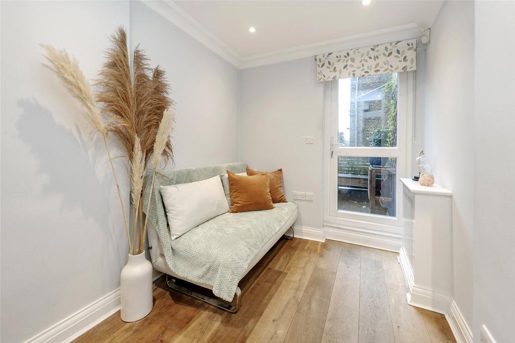 Bedroom/Study