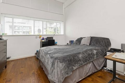 1 bedroom flat to rent, Great West Road, Brentford TW8