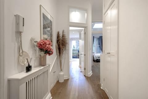 2 bedroom flat to rent, Ladbroke Grove, London, W10