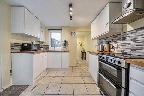 2 bedroom terraced house for sale, Hythe Road, Ashford Kent TN24 8PG