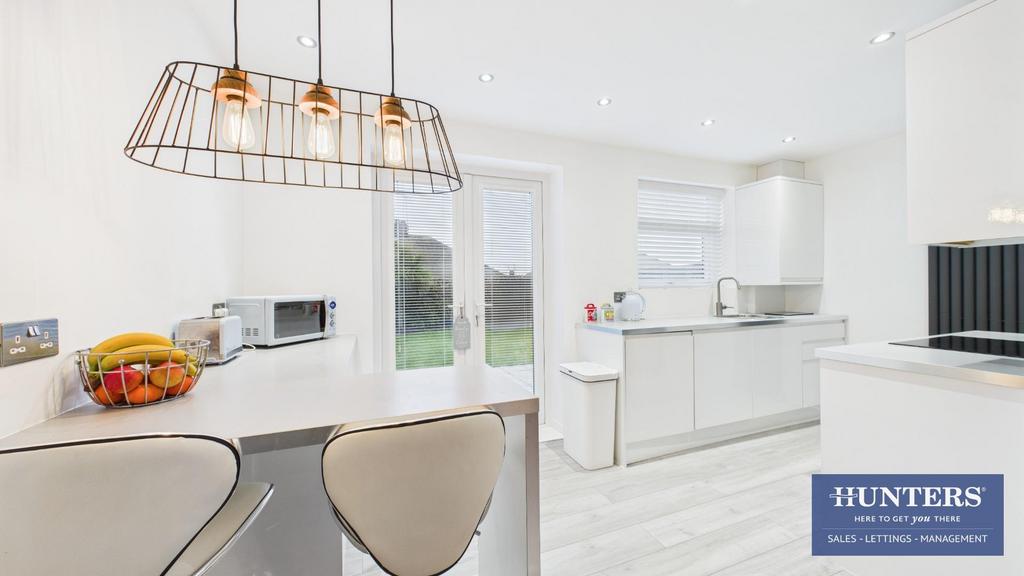Kitchen/Dining Area