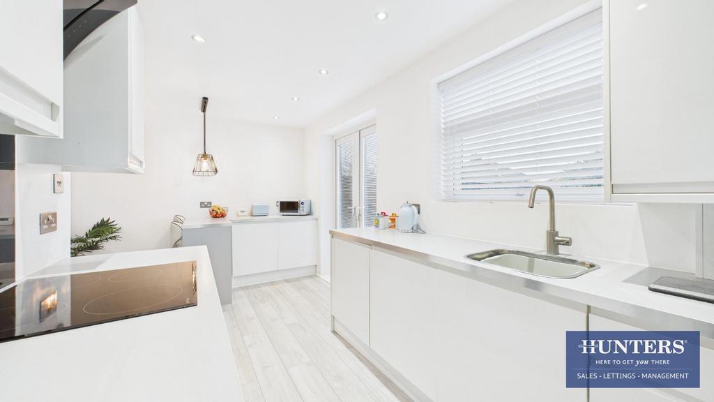 Kitchen/Dining Area