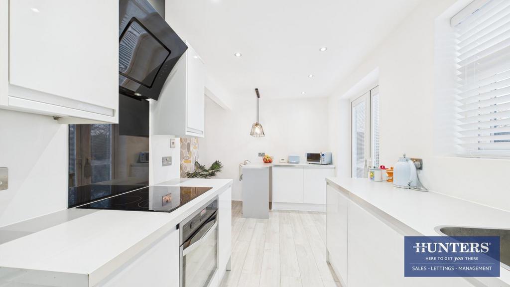 Kitchen/Dining Area