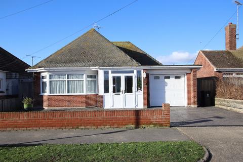 2 bedroom bungalow for sale, Hazlemere Road, Holland on Sea, CO15