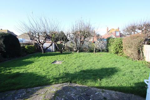 2 bedroom bungalow for sale, Hazlemere Road, Holland on Sea, CO15