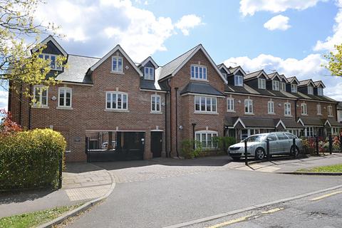 2 bedroom penthouse for sale, Beaver Road, Farnham GU9