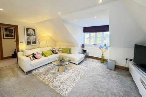 2 bedroom penthouse for sale, Beaver Road, Farnham GU9