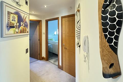2 bedroom penthouse for sale, Beaver Road, Farnham GU9