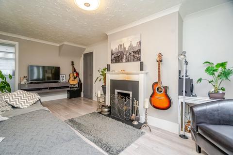 3 bedroom semi-detached house for sale, Yardley Avenue, Pitstone, Leighton Buzzard, LU7